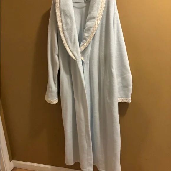 😍Talbots Intimates Soft Blue Robe - Picture 5 of 5